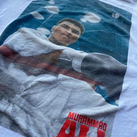 Muhammad Ali Graphic T-Shirt - Picture 2 of 3